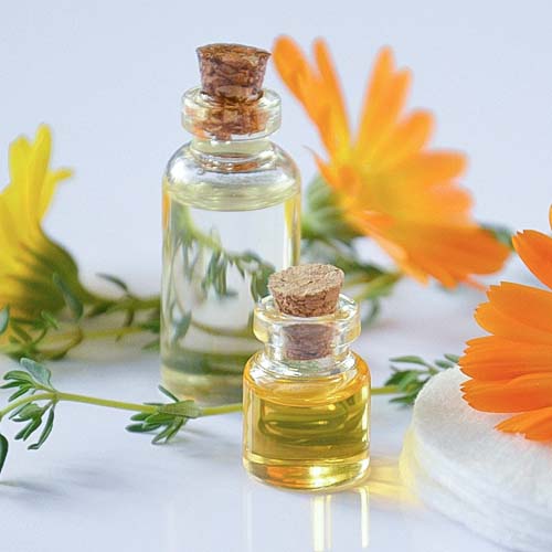aromathérapie pot de crème composés aromatiques extraits de plantespharmacie du Centre de Gravelines